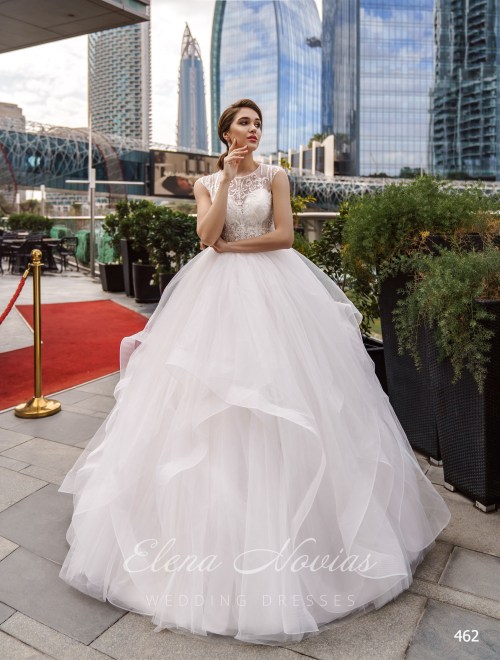 Пышное свадебное платье с многоярусной юбкой от Elena Novias 462